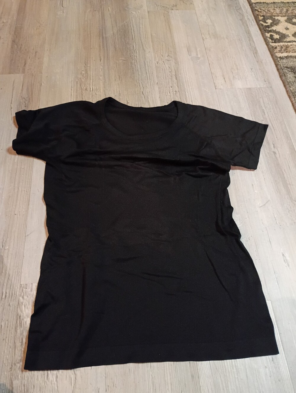 Workout Top - Picture 2 of 4